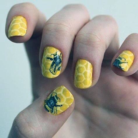 Black Bee On Yellow Hive Nails