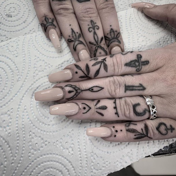 Black Designs Womens Tattoo On Fingers