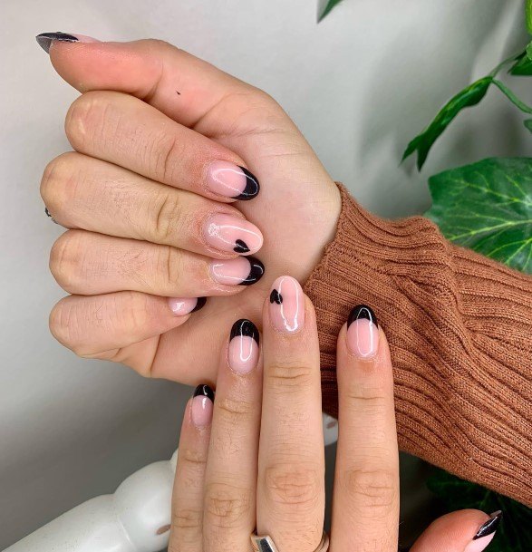 Black French Tip Female Nail Designs