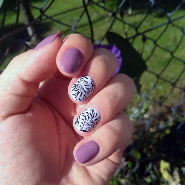 Black Leaves Purple Nail Color