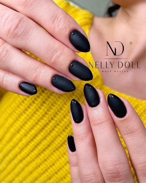 Black Oval Female Nail Designs