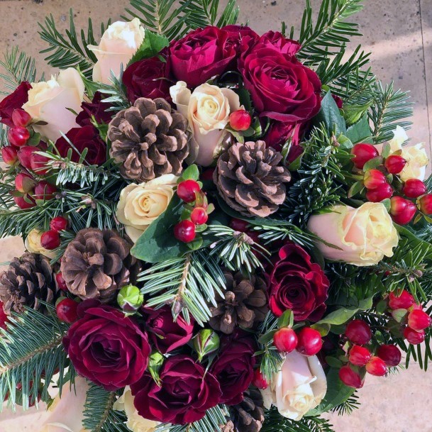 Blooming Red White Floral Pretty Bouquet Pinecone Christmas For Bride