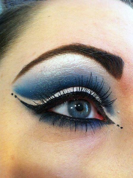 silver blue eyeshadow
