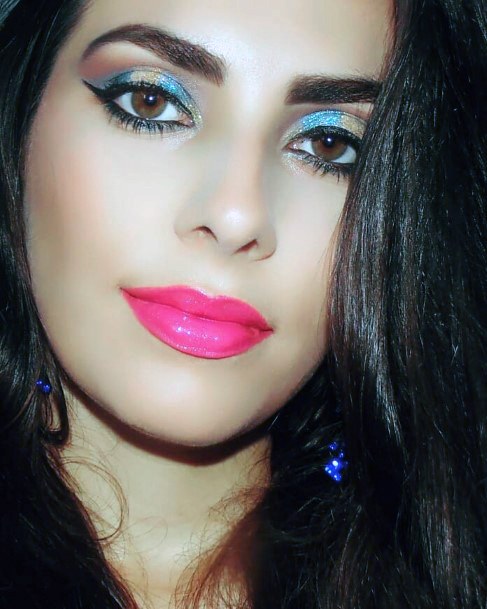 Blue Eyeshadow With Lighter Mahogany Shade For Women