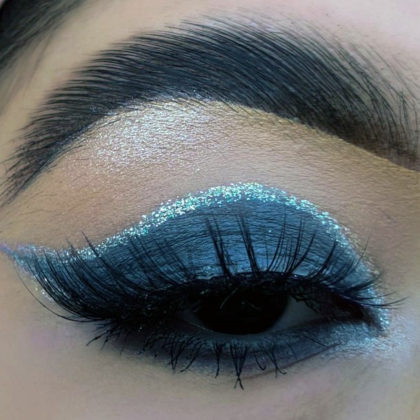 Blue Lined Dark Grey Intense Eyeshadow Women