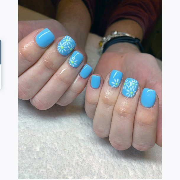 Blue Nail Design With Daisies