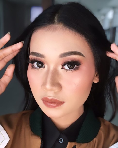 Bold And Pretty Makeup Looks Women