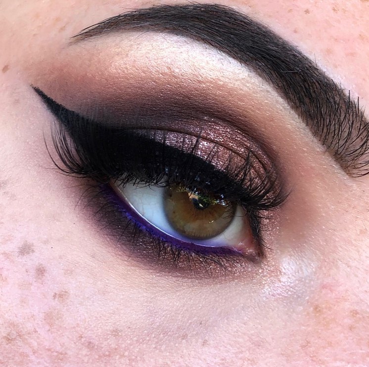 Bold Eyeliner Look For Women