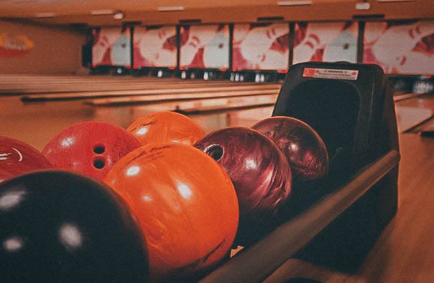 Bowling Date Idea Activites