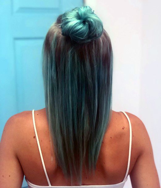 Breathtaking Turquoise Hairstyles On Girl