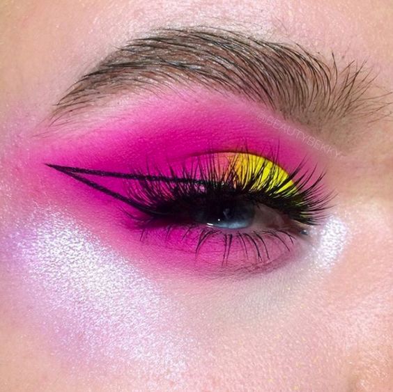 Bright Fuchsia Pink Eye Makeup Looks Women