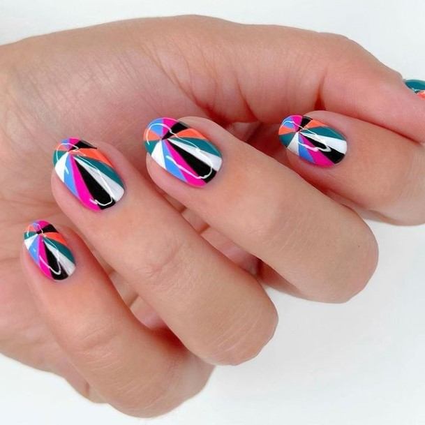 Bright Nail Feminine Designs