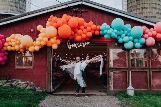 Bright Sweet Wedding Decore Bunch Balloon Barn Ideas