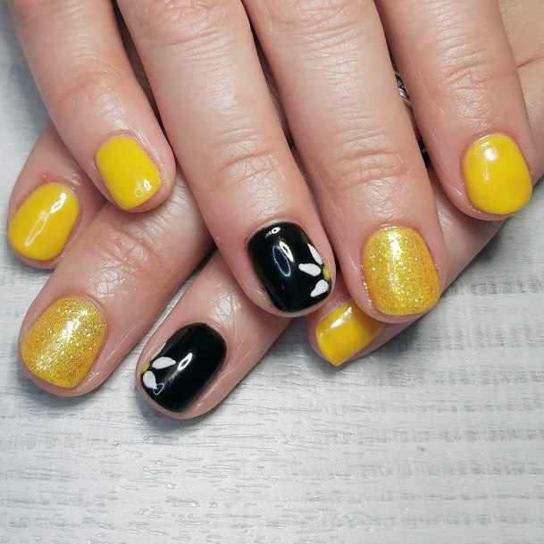 Bright Yellow Black Daisy Design Ideas Nails