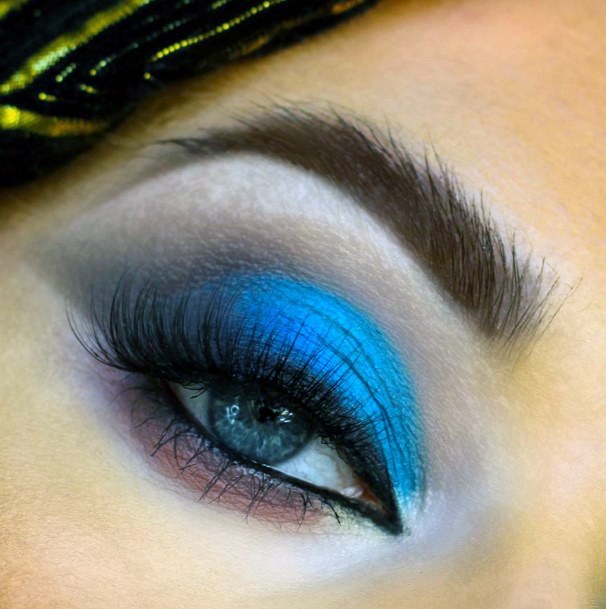 Brilliant Blue Cool Eyeshadow Women