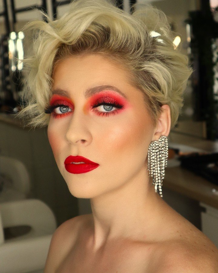 Brilliant Red Makeup Looks Eyeshadow Women