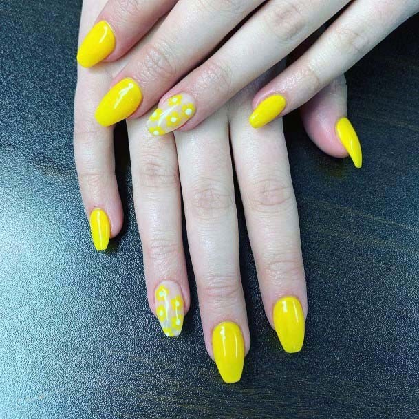 Bumblebee Yellow Bright Nails Art For Women