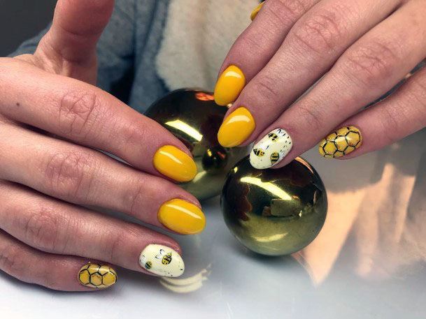 Butter Yellowed Honey Bee Nails Women