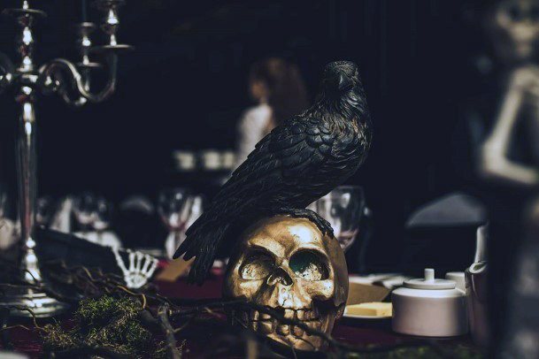 Captivating Gold Skull Black Crow Wedding Ideas For Halloween