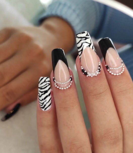 Caviar Nail Feminine Designs