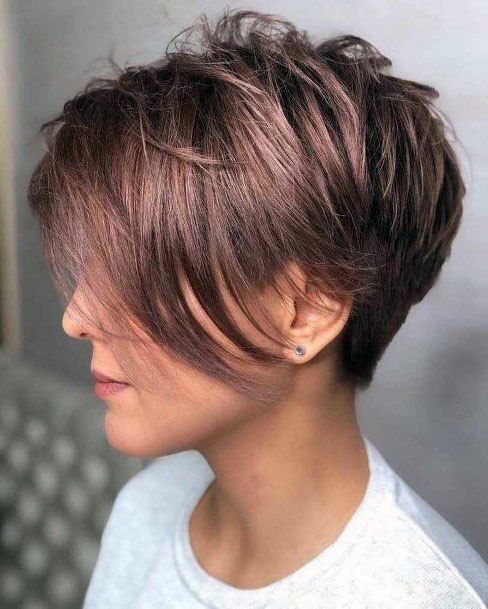 Charming Layered Blunt Bob Hairstyle Women