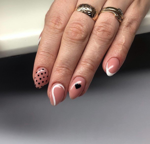 Charming Nails For Women Black And White