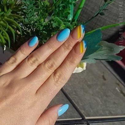 Charming Nails For Women Blue And Yellow