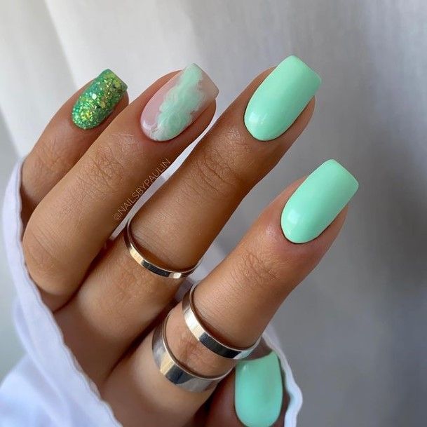 Charming Nails For Women Green Light