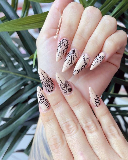 Charming Nails For Women Henna