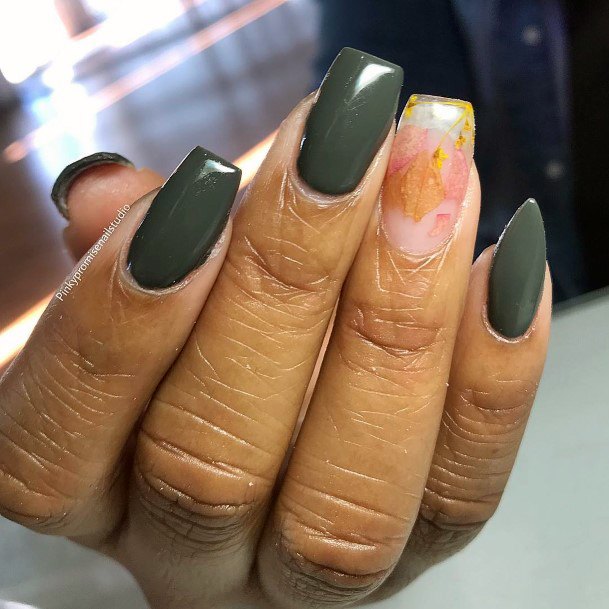 Charming Nails For Women Hunter Green