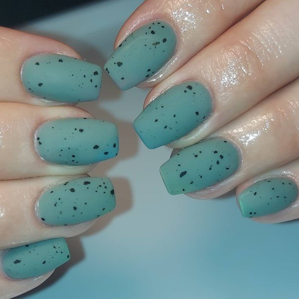 Charming Nails For Women Matte Green