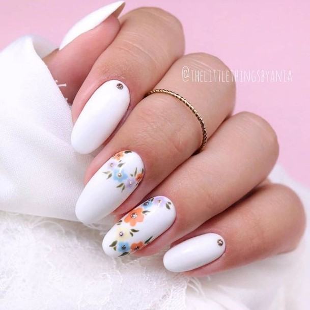 Charming Nails For Women White With Flowers