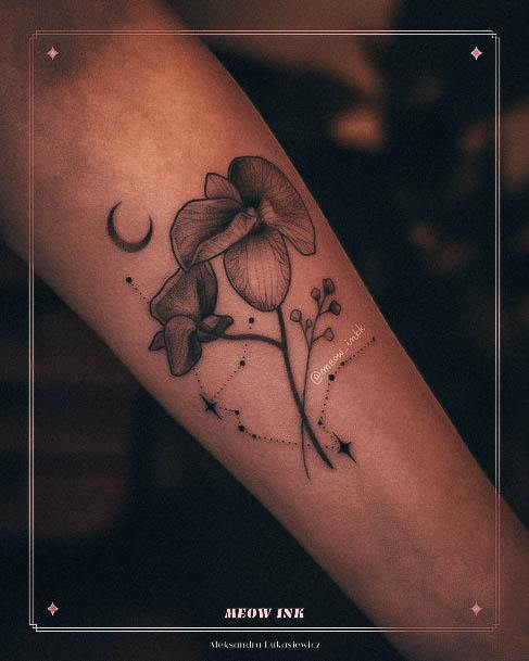 Charming Tattoos For Women Aquarius