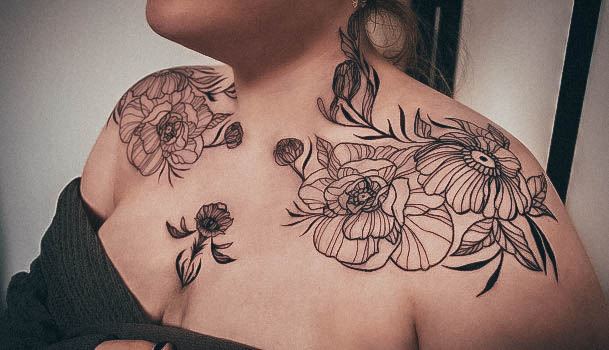 Charming Tattoos For Women Flower Shoulder