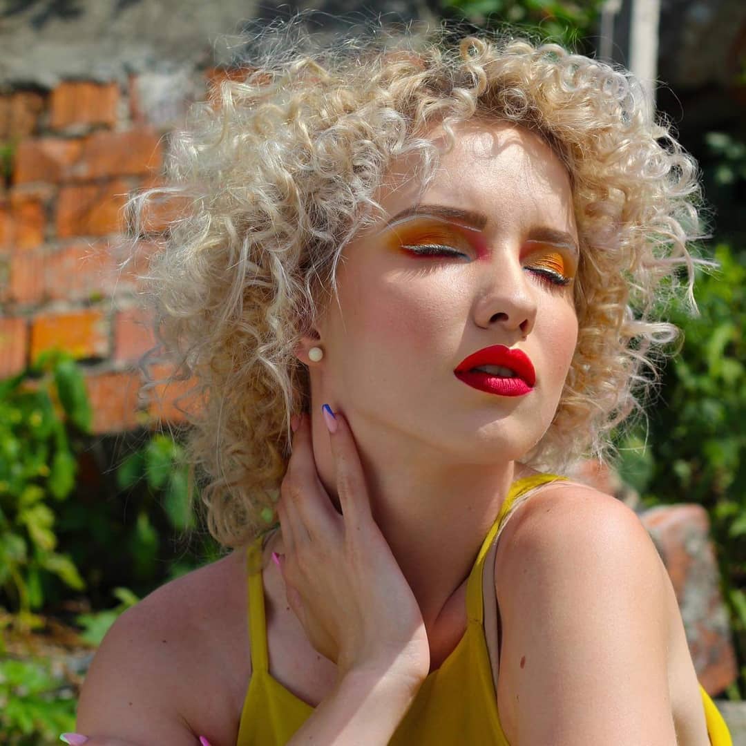 Cherry Yellow Summer Makeup Looks Women