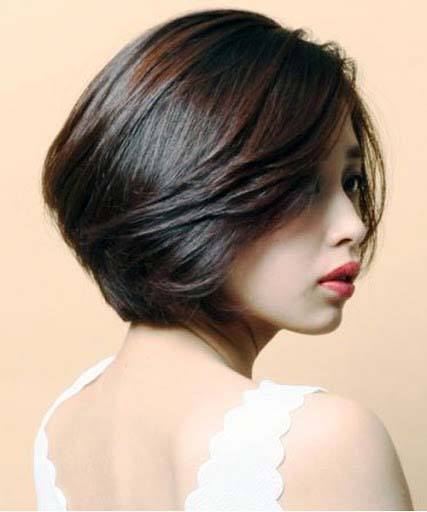 Chin Length Hair Brown With Burgundy Highlights Layered