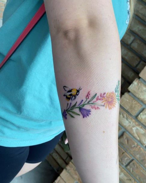 Chmushrooming Tattoos For Women Bee