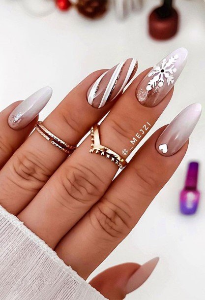 Christmas Ombre Nail Design Inspiration For Women