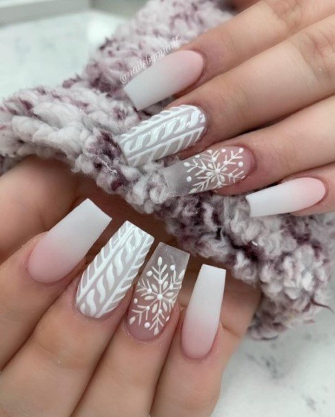 Christmas Ombre Womens Nail Ideas
