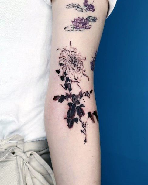 Chrysanthemum Tattoos Feminine Ideas