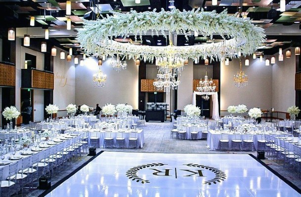 Circular White Floral Decorations Wedding Ceiling