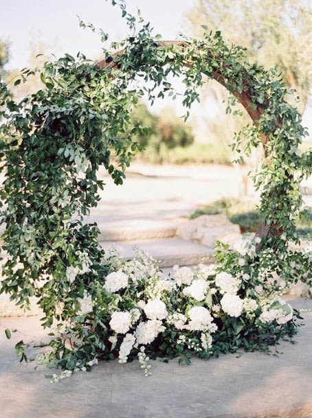 Circular White Wedding Flower Design