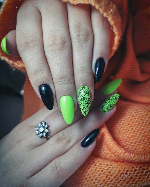 Classical Floral Pattern Lime Green Nails