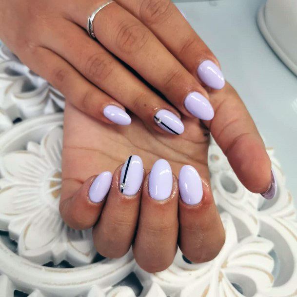 Classy Light Purple Shaded Nails