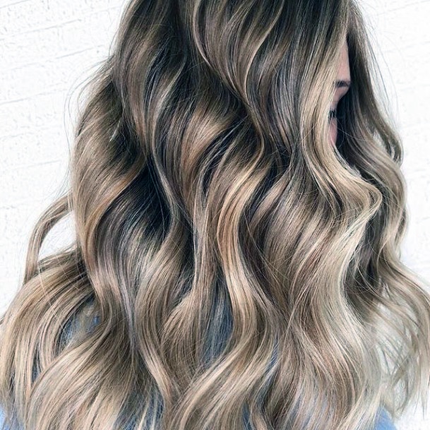 Wheat Blonde Is Every Indecisive Blonde's Perfect Hair Color for