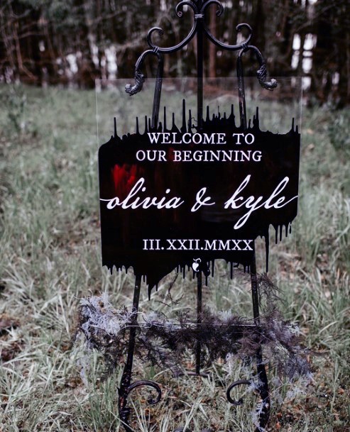 Cool Bloody Halloween Wedding Welcome Sign Ideas