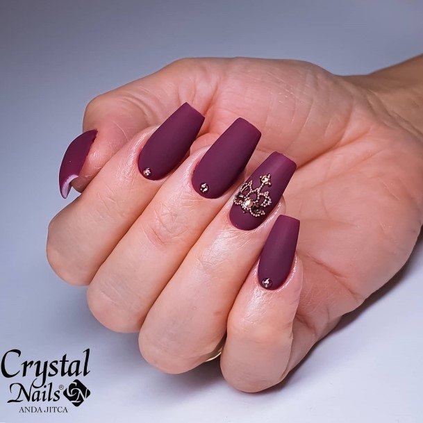 Cool Crown Nails For Women