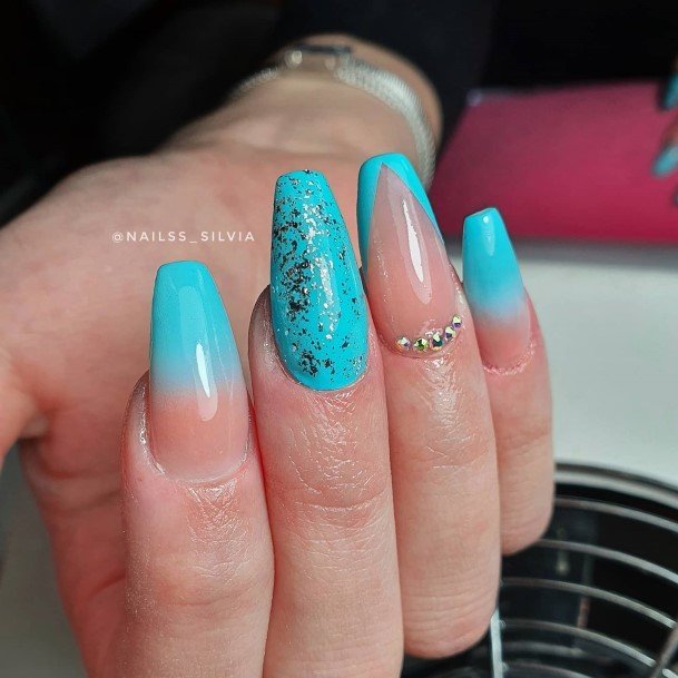 Cool Female Azure Nail Designs