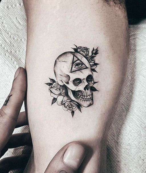 Cool Female Black And White Tattoo Designs