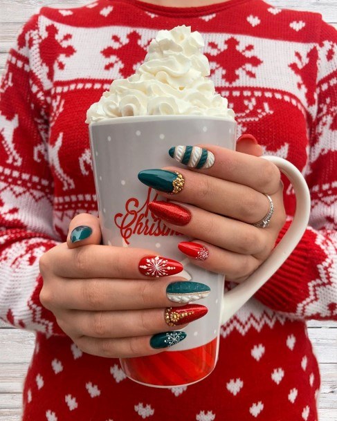 Cool Female Christmas Gel Nail Designs